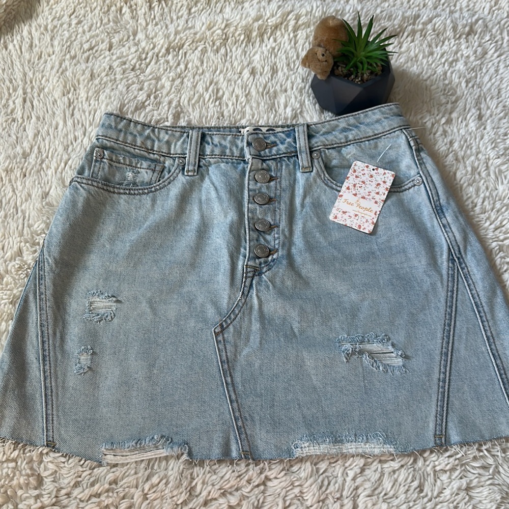 - NWT Free People Distressed Denim Mini Skirt Size 29.